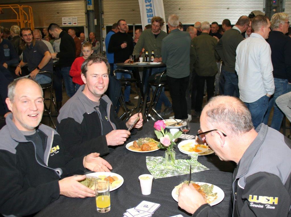 <br />
<b>Notice</b>: Undefined variable: row_projecten in <b>/var/www/vhosts/huibertsbv.nl/httpdocs/fotos.php</b> on line <b>444</b><br />