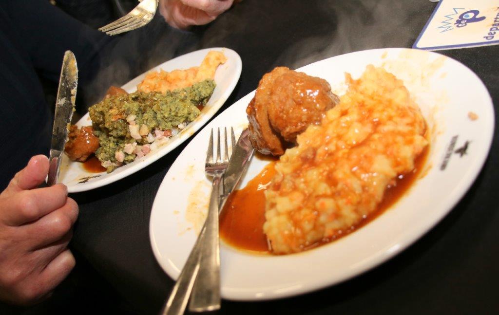 <br />
<b>Notice</b>: Undefined variable: row_projecten in <b>/var/www/vhosts/huibertsbv.nl/httpdocs/fotos.php</b> on line <b>444</b><br />