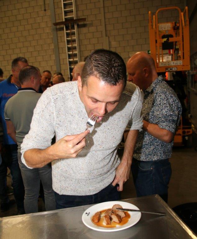 <br />
<b>Notice</b>: Undefined variable: row_projecten in <b>/var/www/vhosts/huibertsbv.nl/httpdocs/fotos.php</b> on line <b>444</b><br />