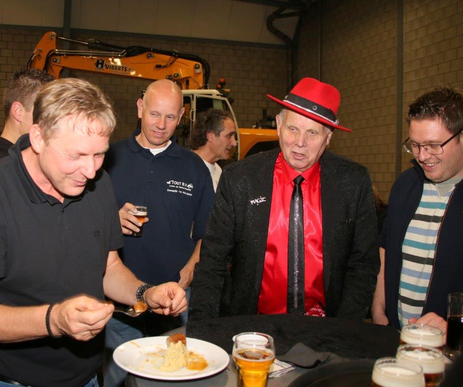 <br />
<b>Notice</b>: Undefined variable: row_projecten in <b>/var/www/vhosts/huibertsbv.nl/httpdocs/fotos.php</b> on line <b>444</b><br />