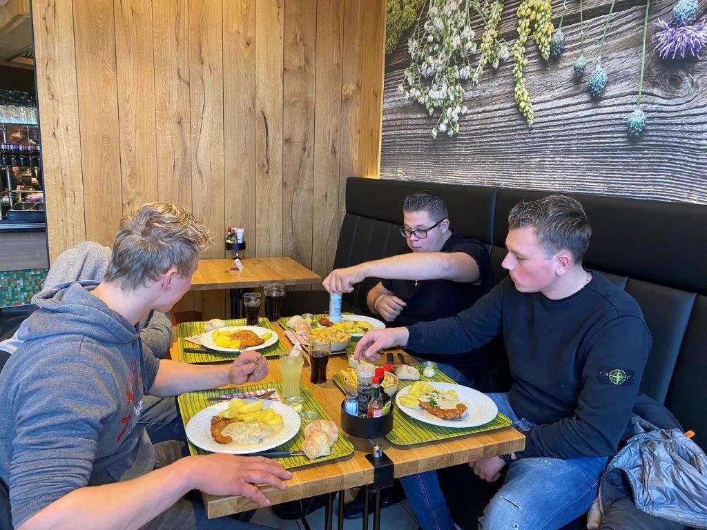 <br />
<b>Notice</b>: Undefined variable: row_projecten in <b>/var/www/vhosts/huibertsbv.nl/httpdocs/fotos.php</b> on line <b>444</b><br />