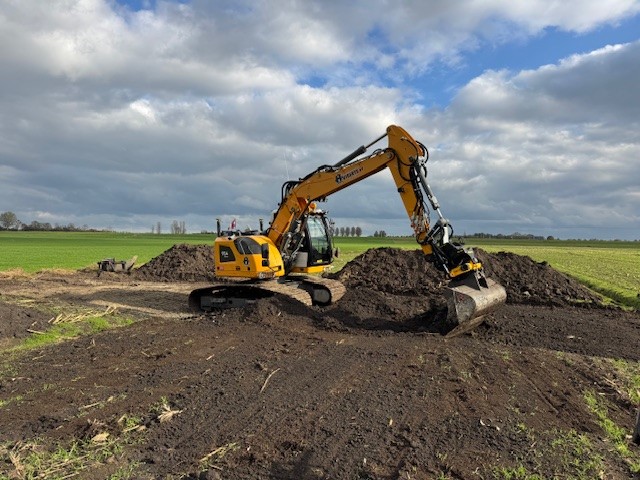 Liebherr R914 Compact 2025 - stage V Liebherr R914 Compact 2025 - stage V